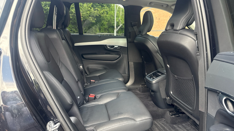 Volvo XC90 2.0 B5D [235] Plus Dark 5dr AWD Geartronic Diesel Estate